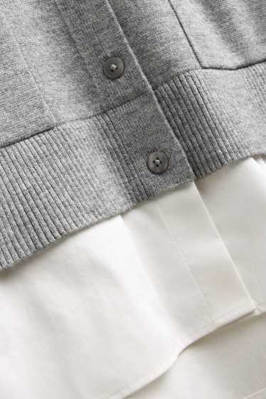 Femmes - Gilet en maille - look 2-en-1 - gris
