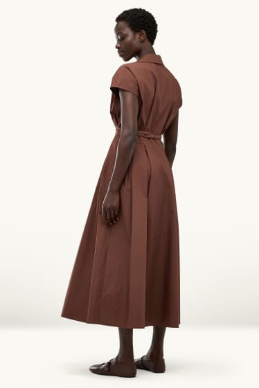 Dames - Jurk met ceintuur - straight fit - lichtbruin