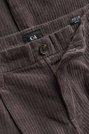Hommes - Chino en velours côtelé - tapered fit - gris foncé