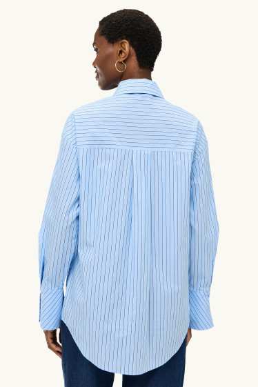 Damen - Hemdbluse mit Knotendetail - gestreift - hellblau