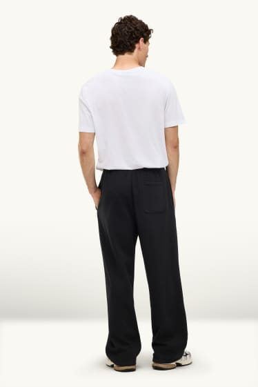 Men - Joggers - black