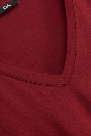 Femei - Tricou cu decolteu în V - relaxed fit - vișiniu