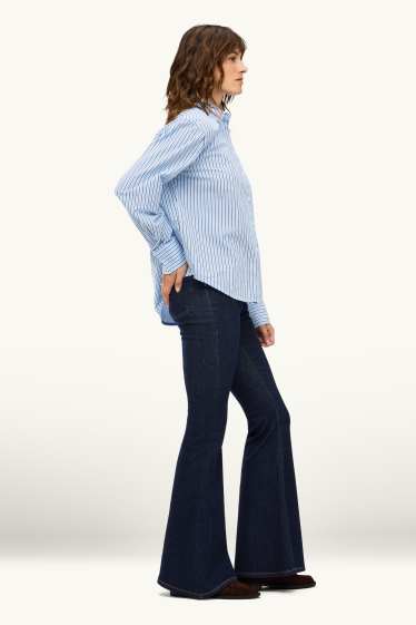 Femei - Flared jeans - talie medie - denim-albastru închis