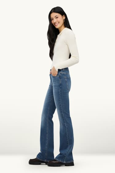 Femei - Flared jeans - talie medie - denim-albastru