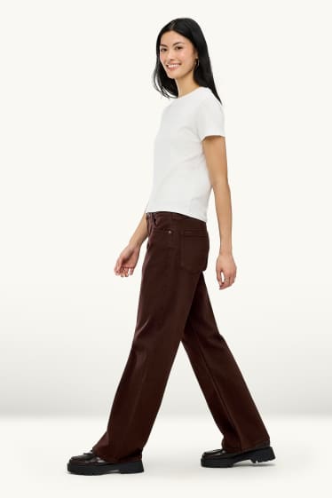 Femei - Baggy jeans - talie medie - maro închis