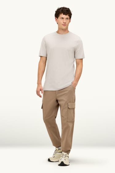 Hombre - Pantalón cargo - tapered fit - caqui