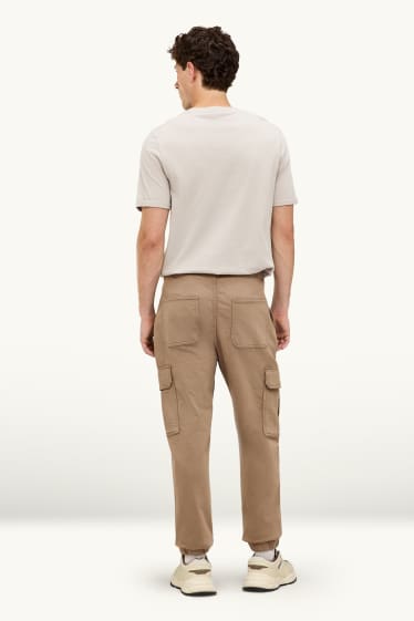 Hombre - Pantalón cargo - tapered fit - caqui