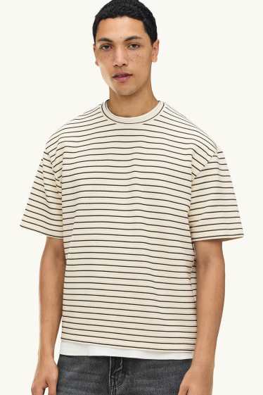 Herren - Strick-T-Shirt - Oversized - gestreift - cremeweiß