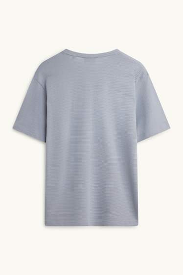 Men - Knitted T-shirt - regular fit - textured - light blue