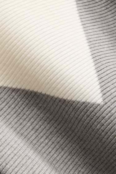 Femmes - Pull - côtelé - gris