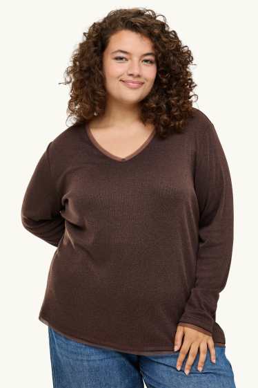 Dámské - Tričko s dlouhým rukávem s výstřihem ve tvaru V - curvy fit - hnědá