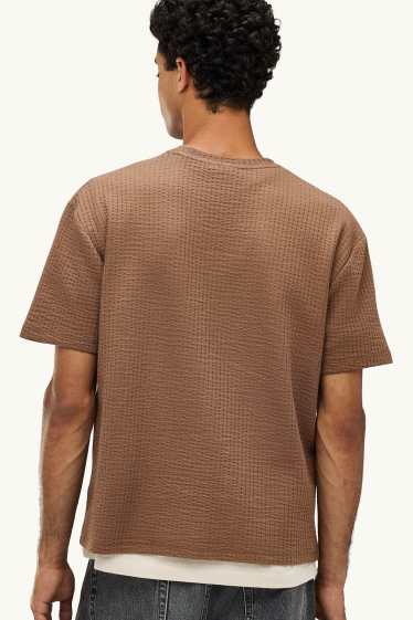 Herren - Strick-T-Shirt - Oversized - strukturiert - braun