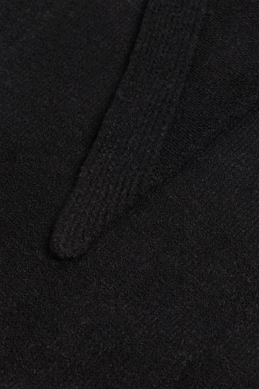 Women - Knitted scarf - black