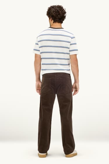 Bărbați - Pantaloni din catifea reiată - straight fit - maro închis