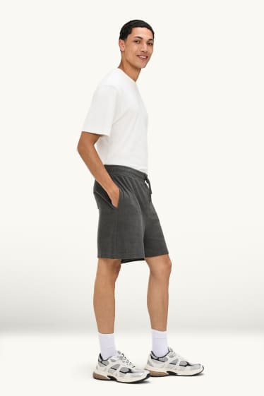 Home - Pantalons curts de xandall de ris - gris fosc