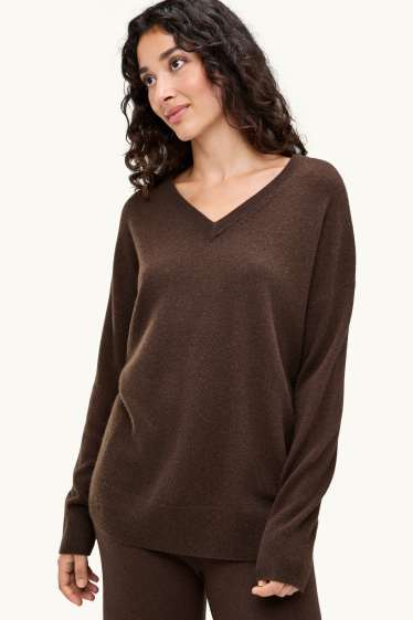 Femmes - Pull en cachemire avec encolure en V - marron foncé