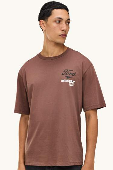 Mężczyźni - T-shirt - oversize - Ford Mustang - brązowy