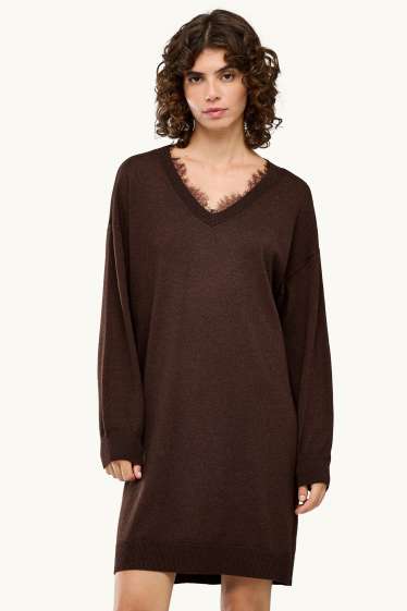 Femmes - Robe de maille à col V - straight fit - marron foncé