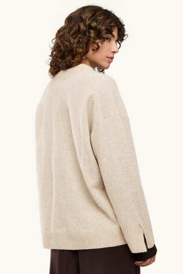 Femmes - Pull avec encolure en V - beige chiné