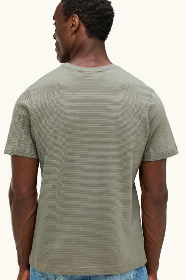 Bărbați - Tricou din tricot - regular fit - structurat - verde
