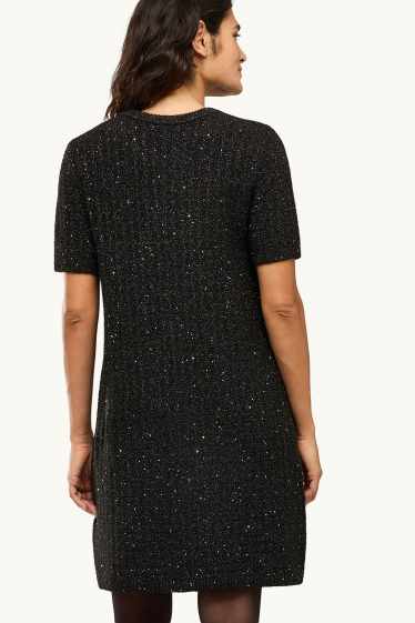 Femei - Rochie din tricot - straight fit - reiată - aspect lucios - negru