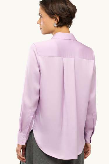 Femei - Bluză din satin - liliac