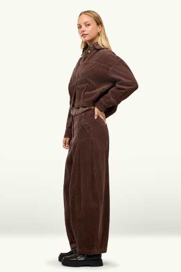 Women - Corduroy trousers - mid-rise waist - barrel leg - dark brown