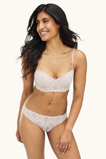 Femmes - Bas de bikini brésilien - beige clair