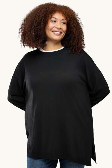 Femei - Pulover din tricot fin - negru