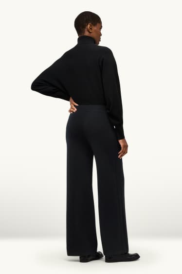 Women - Cashmere trousers - mid-rise waist - straight leg - black