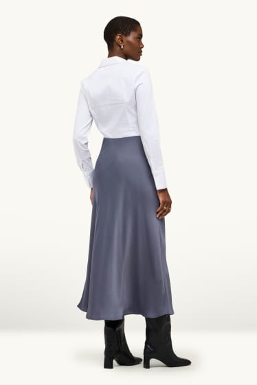 Dona - Faldilla de setí - blau fosc
