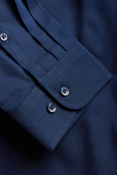 Uomo - Camicia business - regular fit - colletto all’italiana - facile da stirare - blu scuro