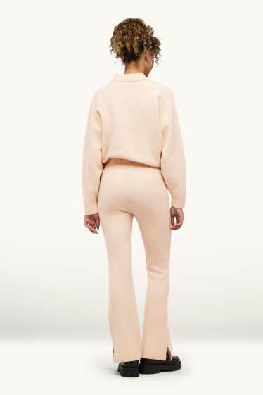 Women - Knitted joggers - creme