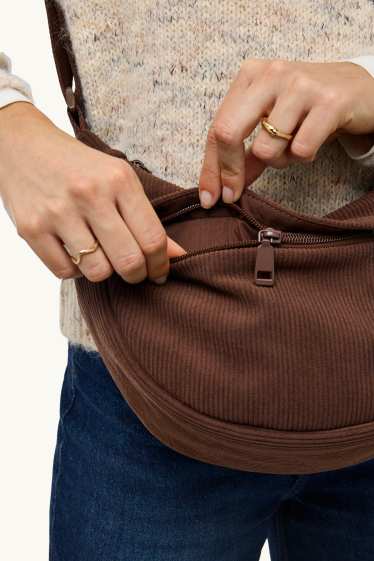 Femmes - Sac à bandoulière en velours côtelé - marron