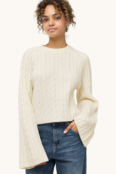 Women - Jumper - cable knit pattern - creme