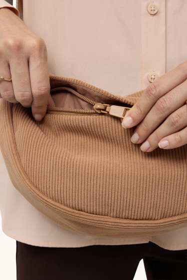 Femmes - Sac à bandoulière en velours côtelé - beige