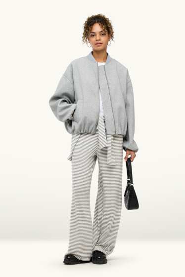 Dona - Pantalons de xandall - de ratlles - blanc/gris