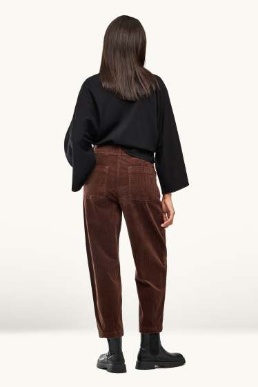 Femmes - Pantalon en velours côtelé - high waist - barrel leg - LYCRA ® - marron foncé