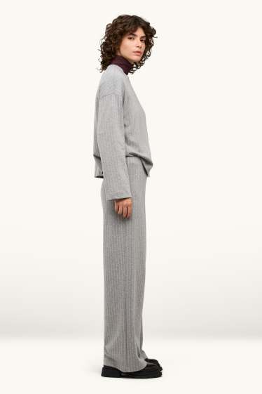 Femmes - Pantalon de jogging - fines rayures - gris chiné
