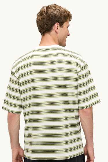 Herren - T-Shirt - Oversized - gestreift - weiß / grün