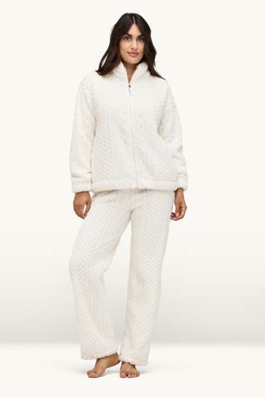 Women - Faux fur pyjamas - cable knit pattern - white