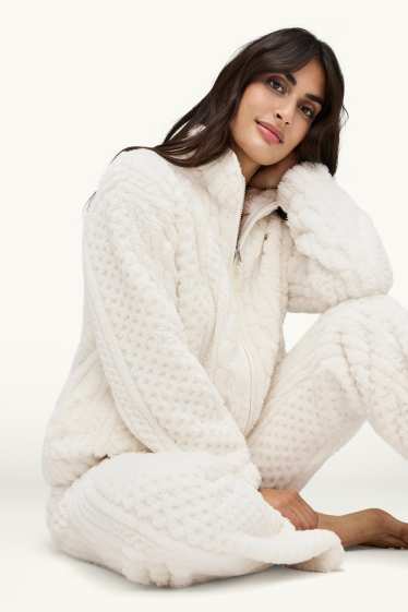 Women - Faux fur pyjamas - cable knit pattern - white