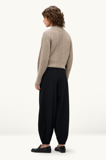 Femei - Pantaloni de stofă - talie înaltă - balloon leg - negru