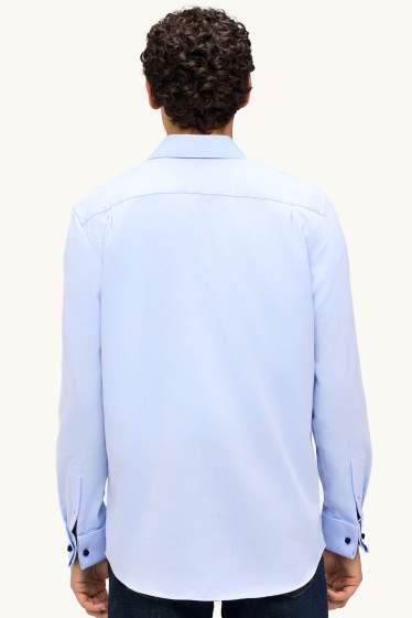 Heren - Business-overhemd - regular fit - cut away - strijkvrij - lichtblauw