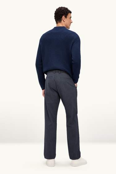 Hommes - Chino avec ceinture - regular fit - bleu foncé