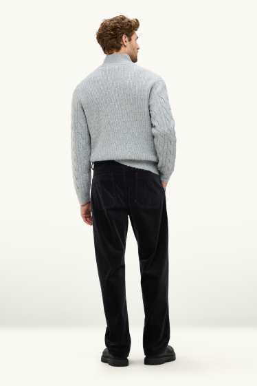 Heren - Corduroy chino - relaxed fit - zwart