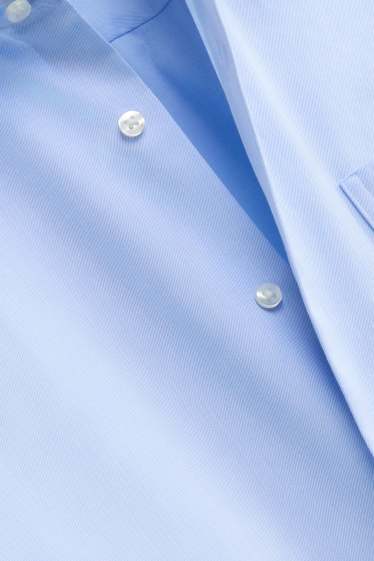 Uomo - Camicia business - regular fit - collo all'italiana - facile da stirare - azzurro