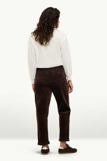Femmes - Pantalon en velours côtelé - high waist - tapered fit - LYCRA® - marron foncé