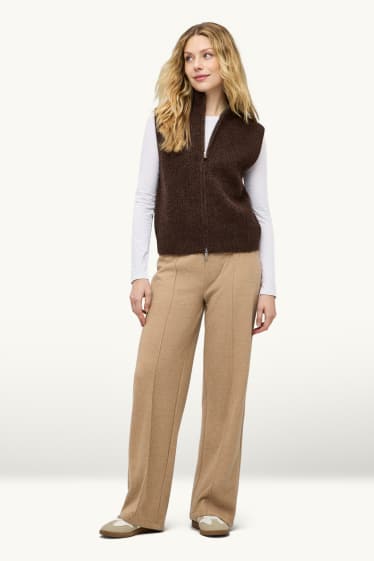 Femei - Pantaloni de trening din tricot - reiați - bej melanj