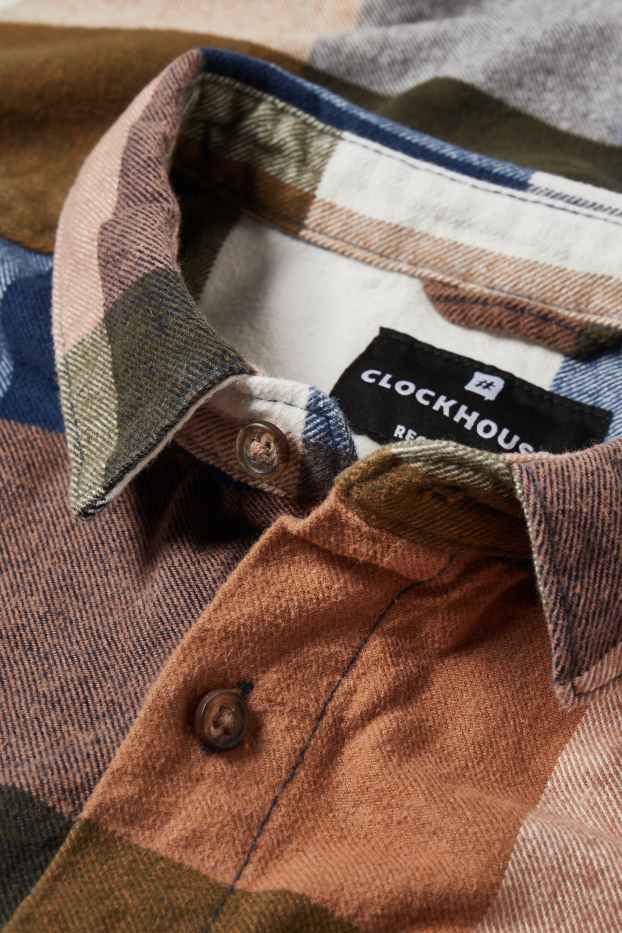 Mężczyźni - CLOCKHOUSE - koszula flanelowa - regular fit - kołnierzyk kent - w kratę - beżowy / brązowy